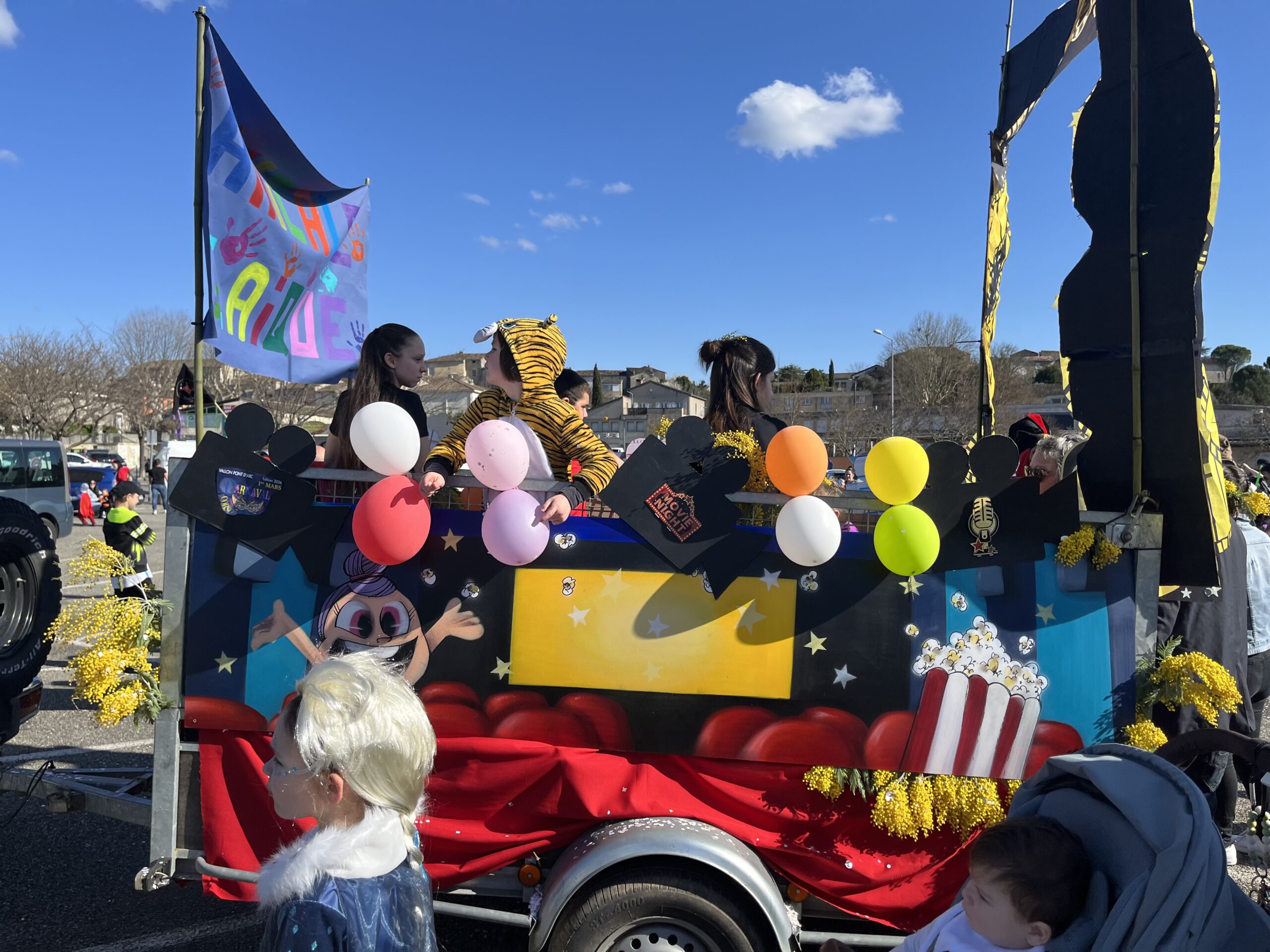 compte rendu exposition des photos des Carnavals Vallon-Salavas